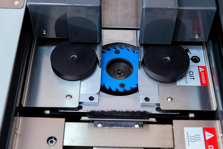 1755584183998631.jpeg 硬质合金铣刀.jpg